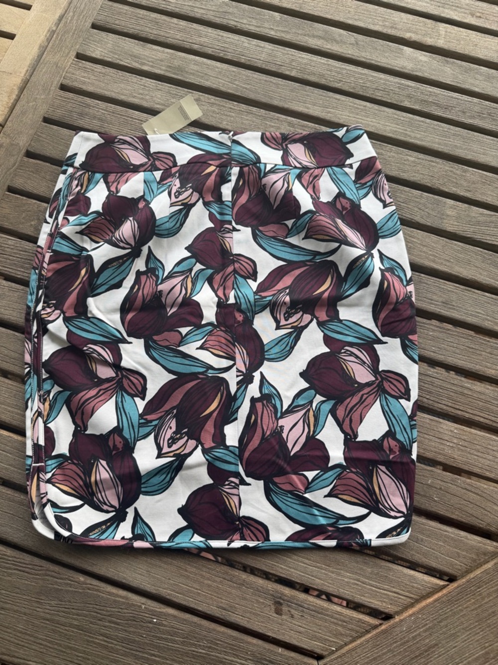 LOFT Floral Pencil Skirt in Burgundy, Teal, White 6p - Picture 5 of 8